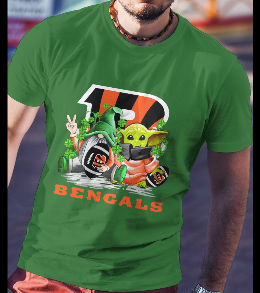 Cincinnati Bengals St. Patrick's Day Gnome And Baby Yoda Football T-Shirt