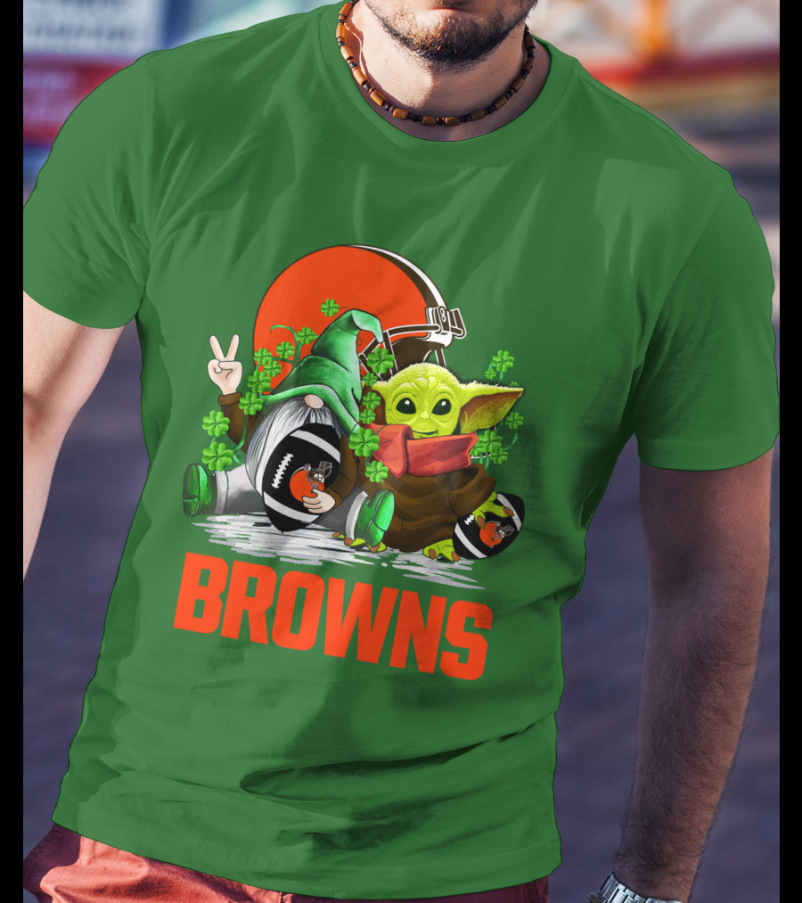 Cleveland Browns Football St. Patrick's Day Gnome And Baby Yoda T-Shirt