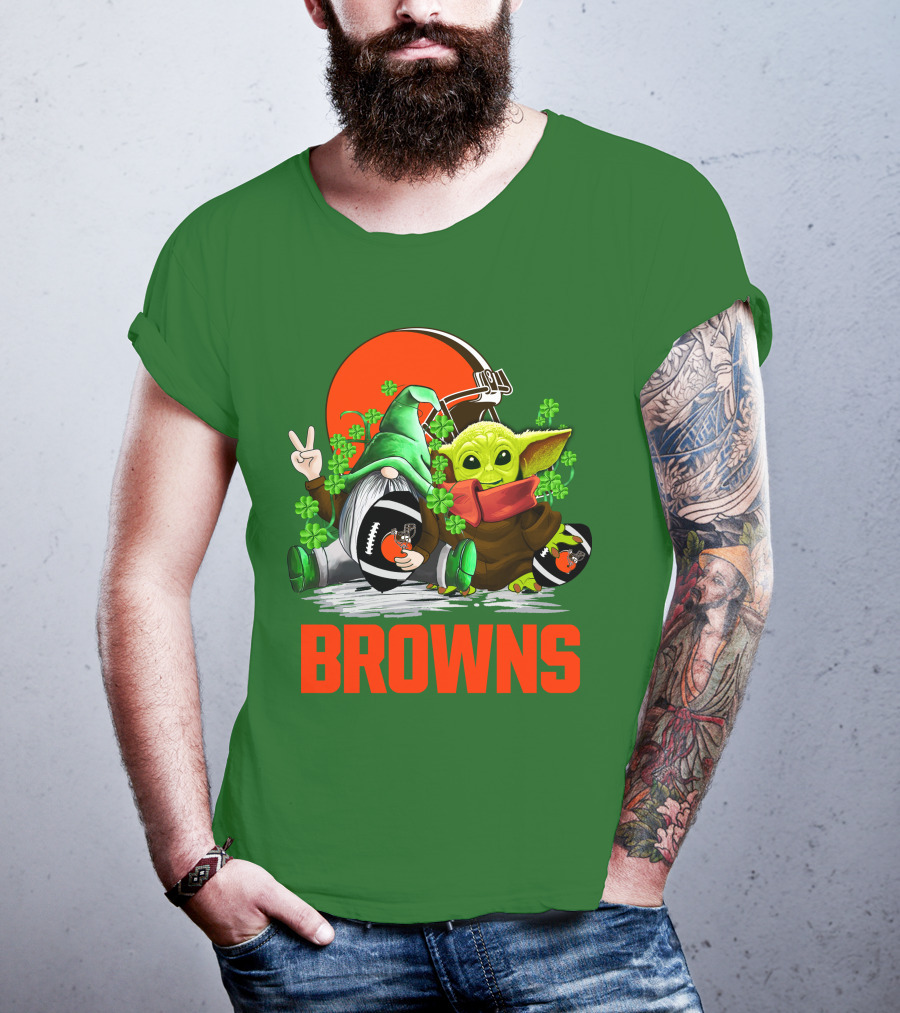 Cleveland Browns Football St. Patrick's Day Gnome And Baby Yoda T-Shirt