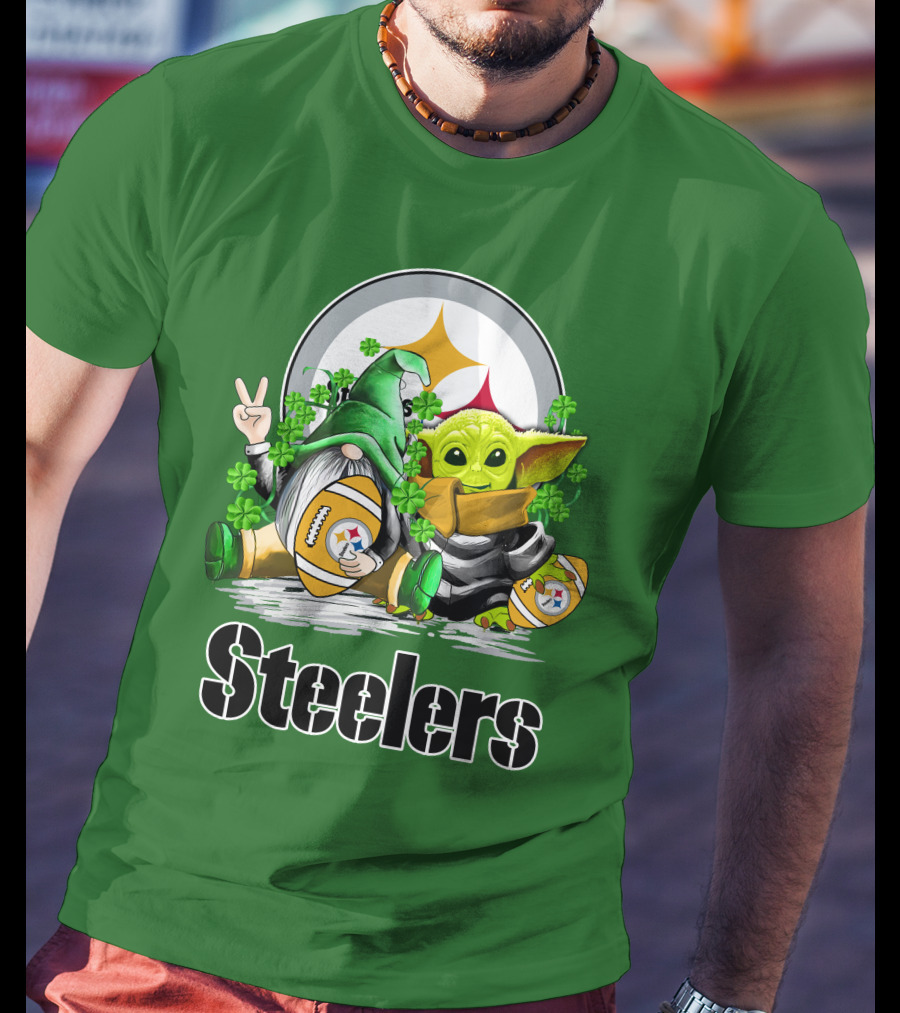 Steelers St. Patrick's Day Football Gnome And Baby Yoda With Shamrocks T-Shirt