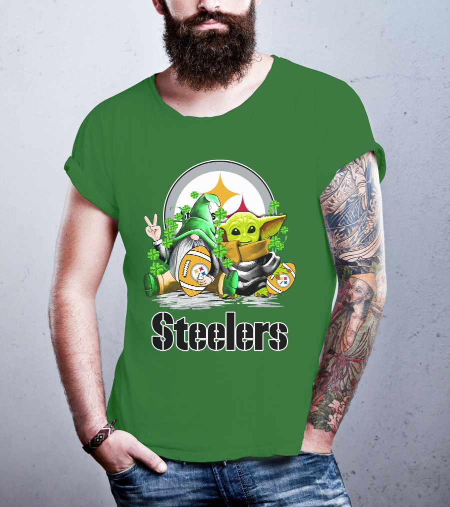 Steelers St. Patrick's Day Football Gnome And Baby Yoda With Shamrocks T-Shirt