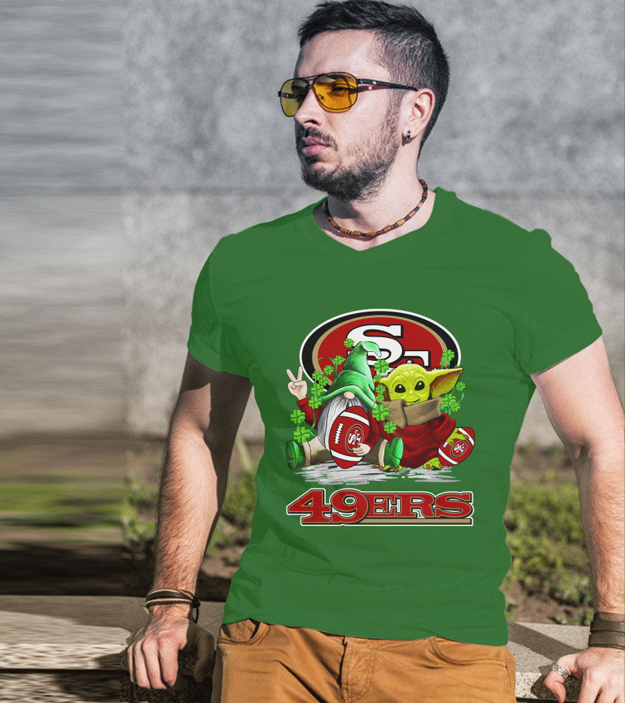 San Francisco 49ers Football St. Patrick's Day Gnome And Baby Yoda 49ers T-Shirt