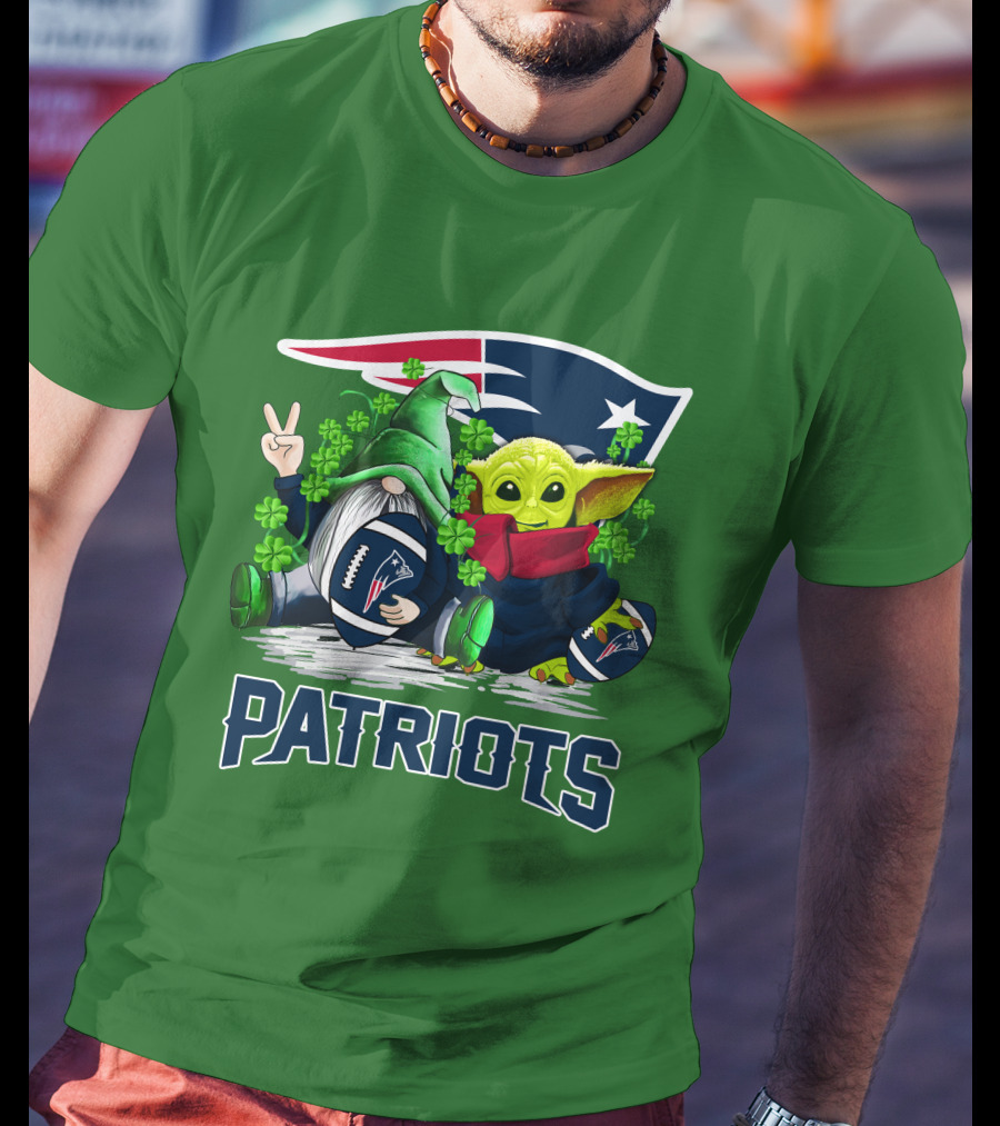 New England Patriots St. Patrick's Day Gnome And Green Alien Football T-Shirt