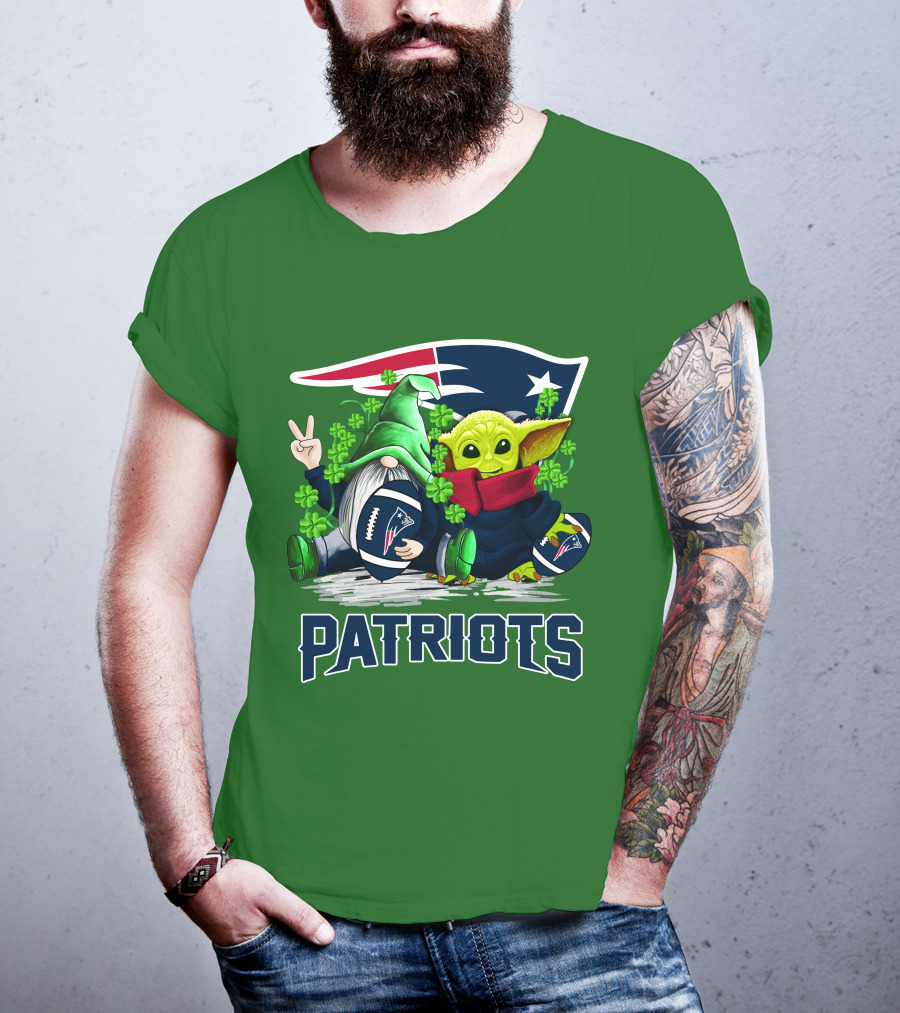 New England Patriots St. Patrick's Day Gnome And Green Alien Football T-Shirt