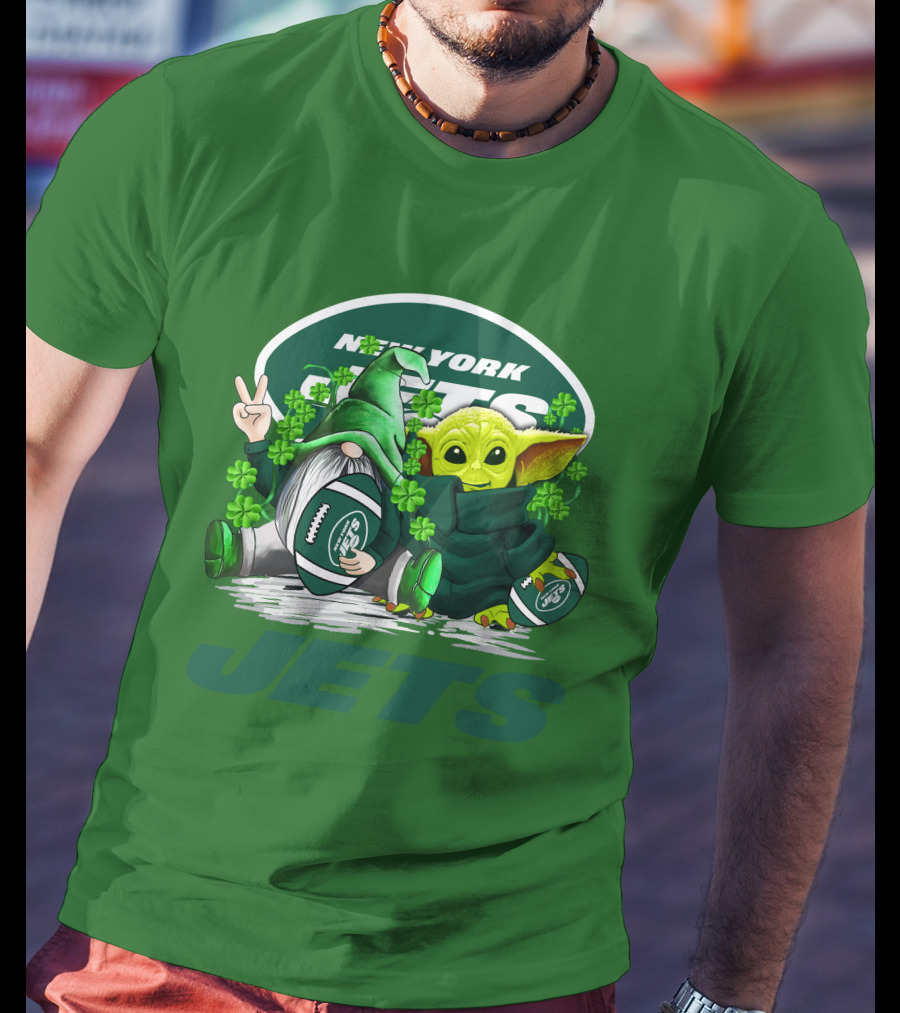 New York Jets Football St. Patrick's Day Baby Yoda And Gnome With Shamrocks T-Shirt