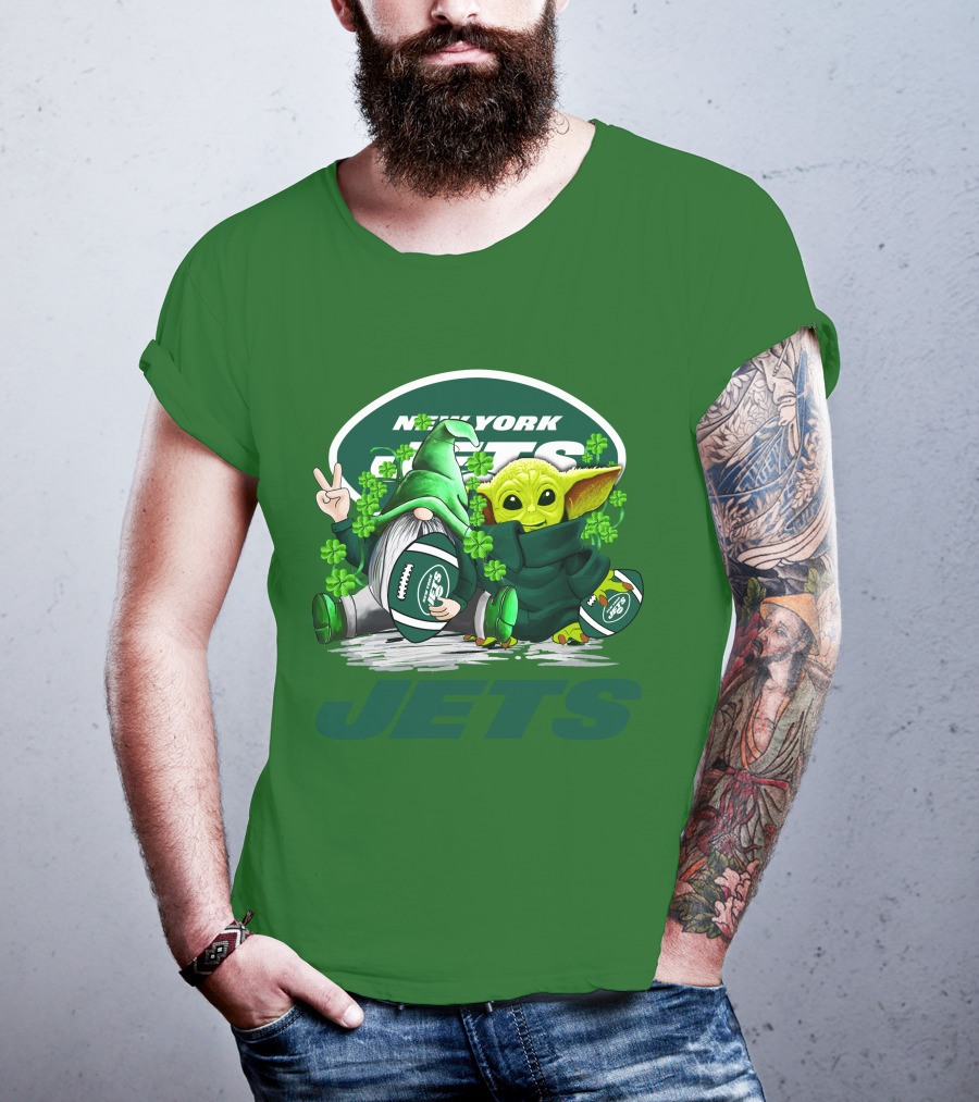 New York Jets Football St. Patrick's Day Baby Yoda And Gnome With Shamrocks T-Shirt