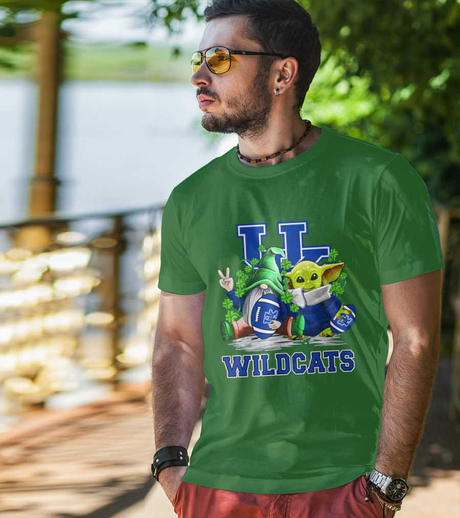 Kentucky Wildcats Football St. Patrick’s Day Shamrock Gnome And Green Alien T-Shirt