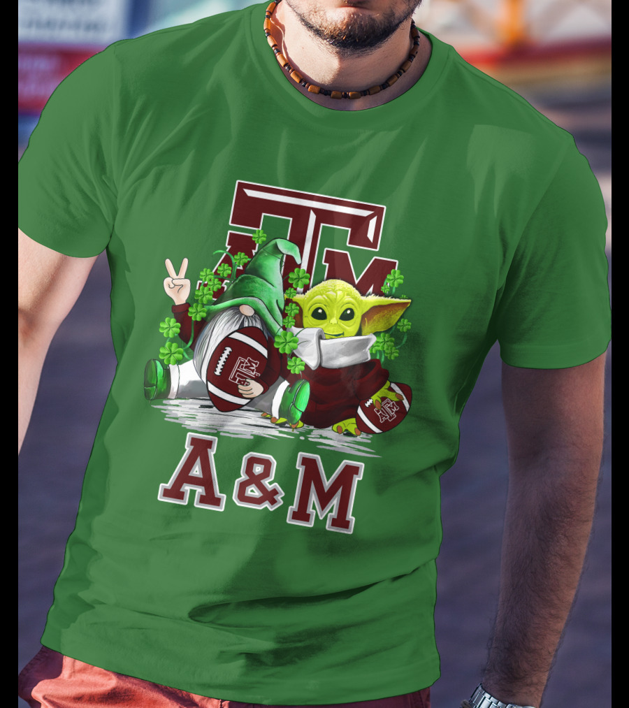 Texas A&M Aggies Football St. Patrick’s Day Gnome And Baby Alien With Shamrocks T-Shirt