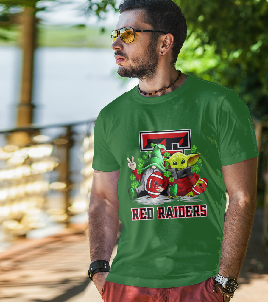 Texas Tech Red Raiders St. Patrick’s Day Football Gnome And Baby Alien With Shamrocks T-Shirt
