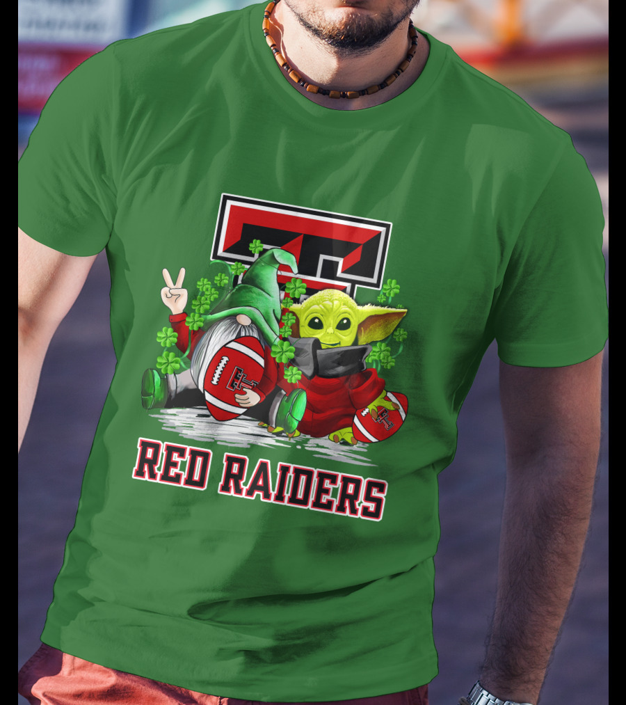 Texas Tech Red Raiders St. Patrick’s Day Football Gnome And Baby Alien With Shamrocks T-Shirt