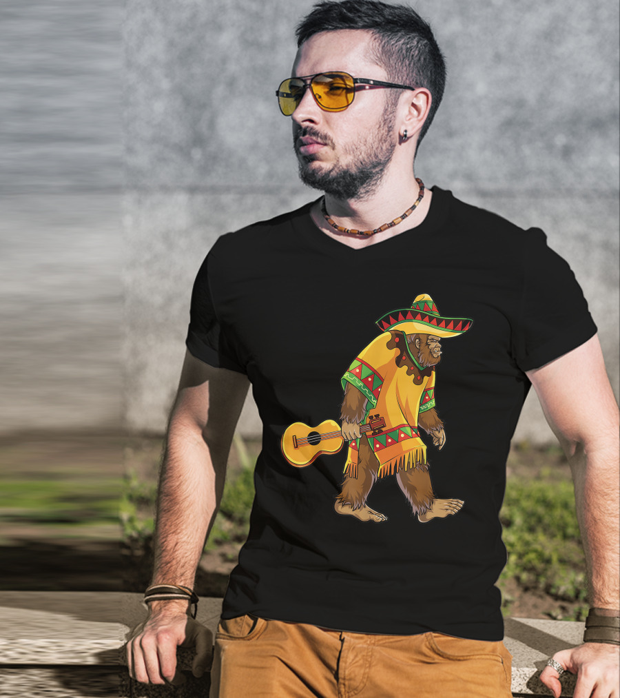 Bigfoot El Sasquatch Sombrero Guitar Cinco De Mayo Mexican T-Shirt