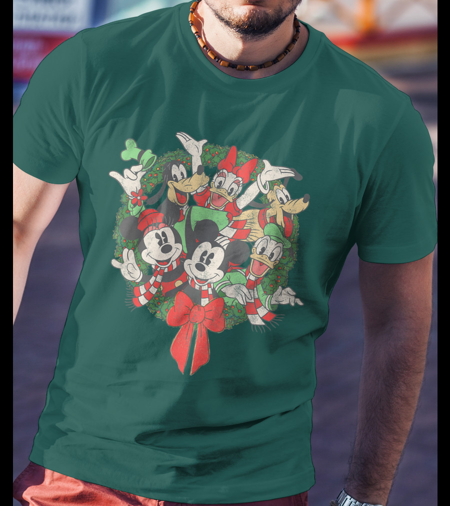 Disney Holiday Wreath Mickey Minnie Goofy Pluto Donald Christmas T-Shirt