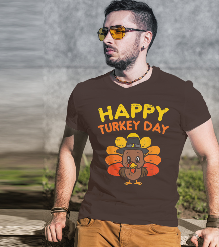 Happy Turkey Day Cute Thanksgiving Pilgrim Turkey T-Shirt