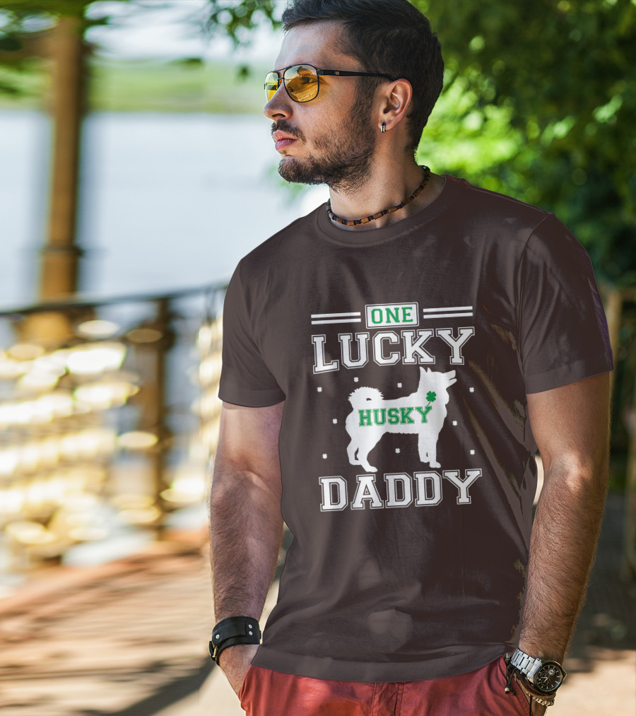 One Lucky Husky Daddy St Patricks Day T-Shirt