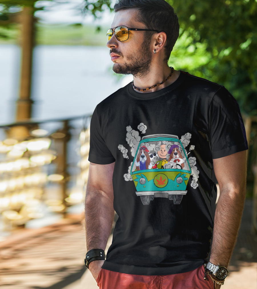 Basset Hound Ds0 Charlie Brown Snoopy Mystery Machine Smoke T-Shirt