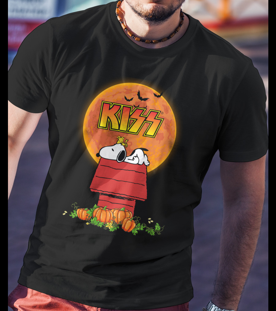 Kiss Halloween Snoopy Peanuts Moon Pumpkins T-Shirt