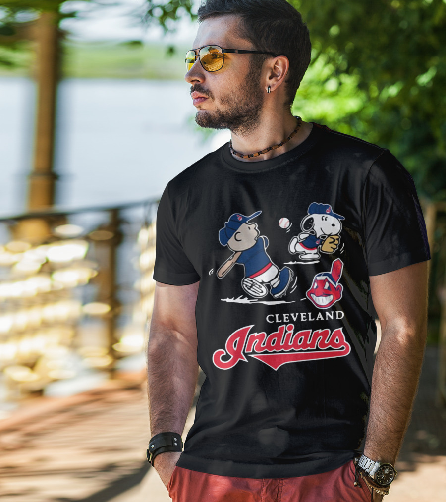 Charlie Brown Snoopy Cleveland Indians Baseball Peanuts T-Shirt