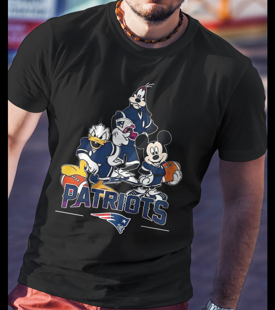 Mickey Mouse Donald Duck Goofy Patriots New England Football T-Shirt