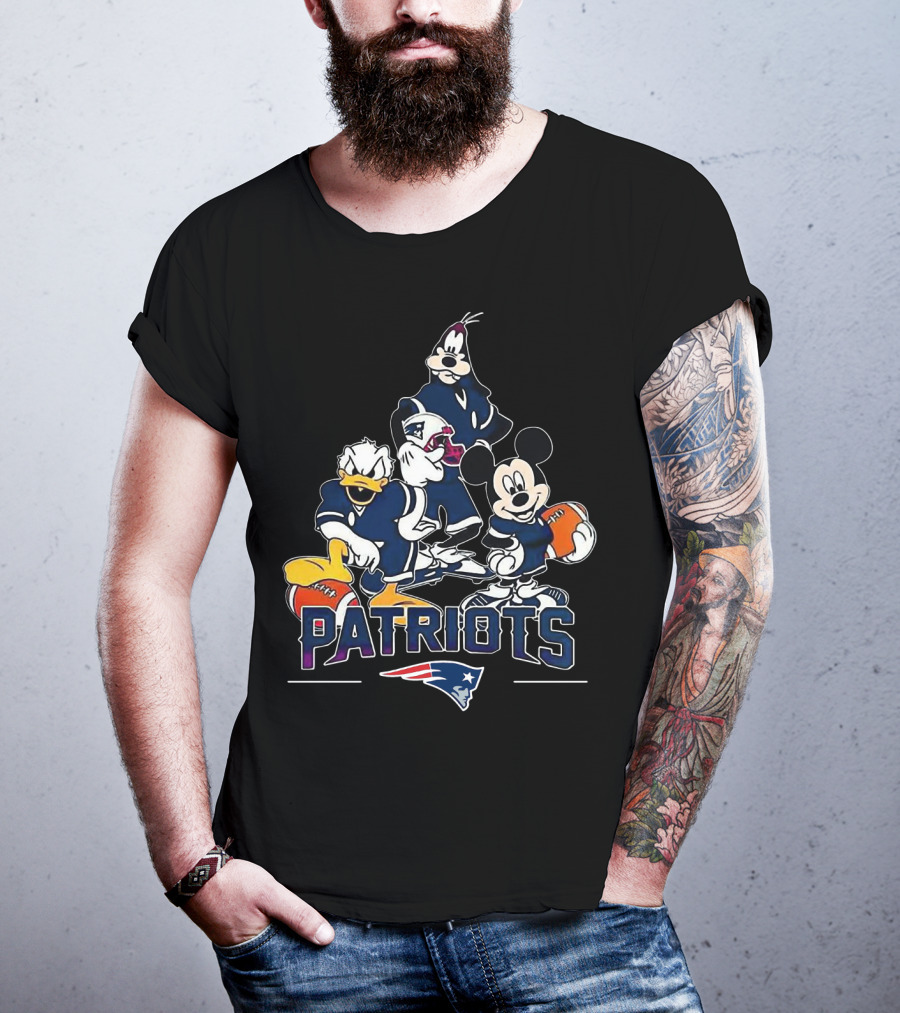 Mickey Mouse Donald Duck Goofy Patriots New England Football T-Shirt