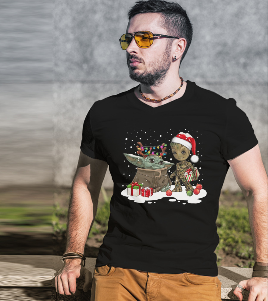 Baby Groot And Baby Yoda Christmas Santa Hat Gift Exchange T-Shirt