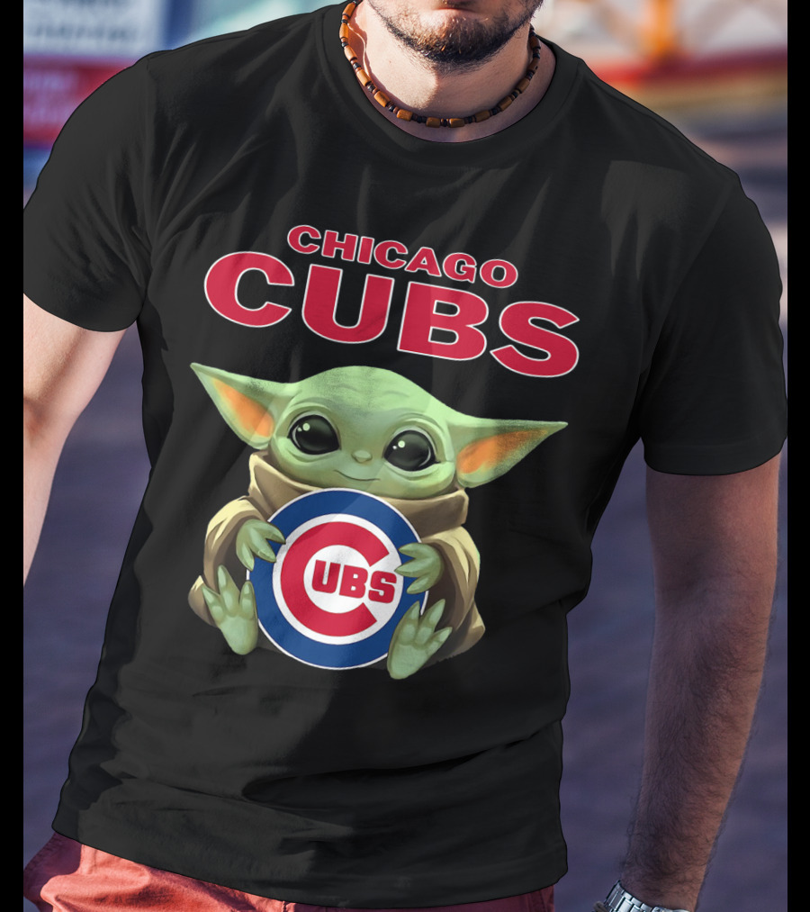 Baby Yoda Chicago Cubs Cubs Hug T-Shirt