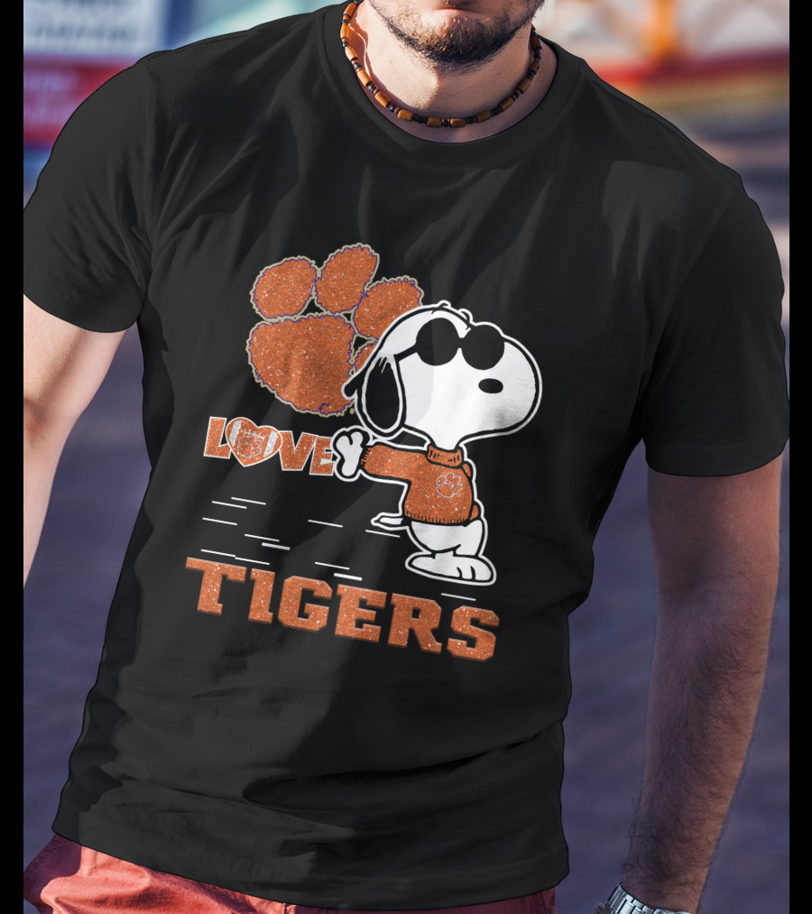 Snoopy Love Clemson Tigers Paw Prints T-Shirt