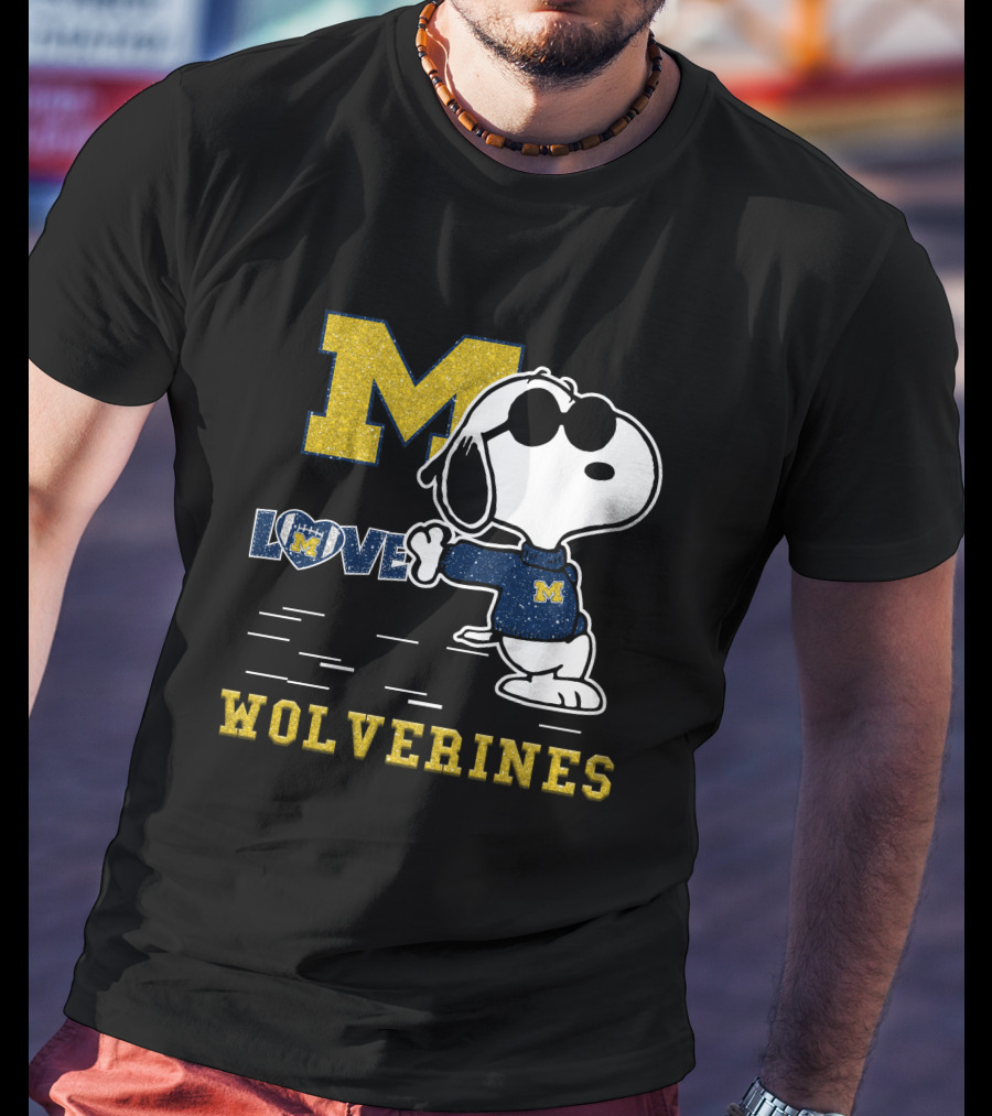M Snoopy Love Wolverines T-Shirt