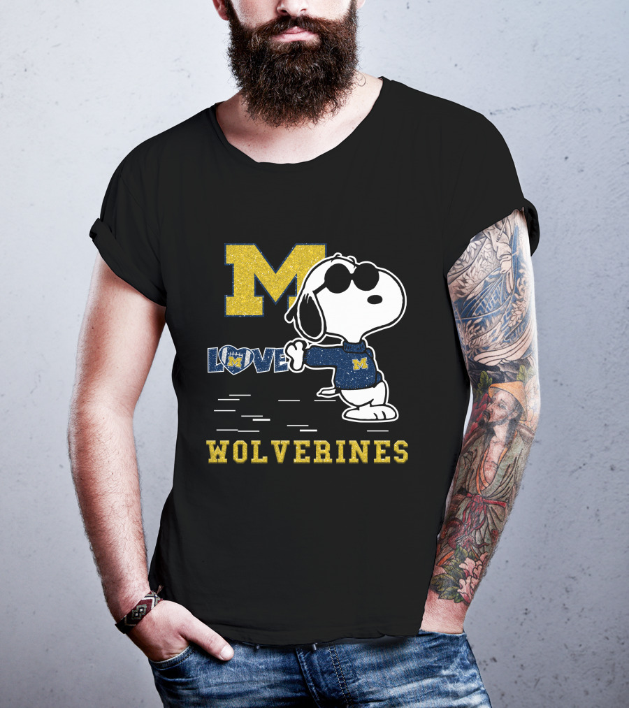 M Snoopy Love Wolverines T-Shirt