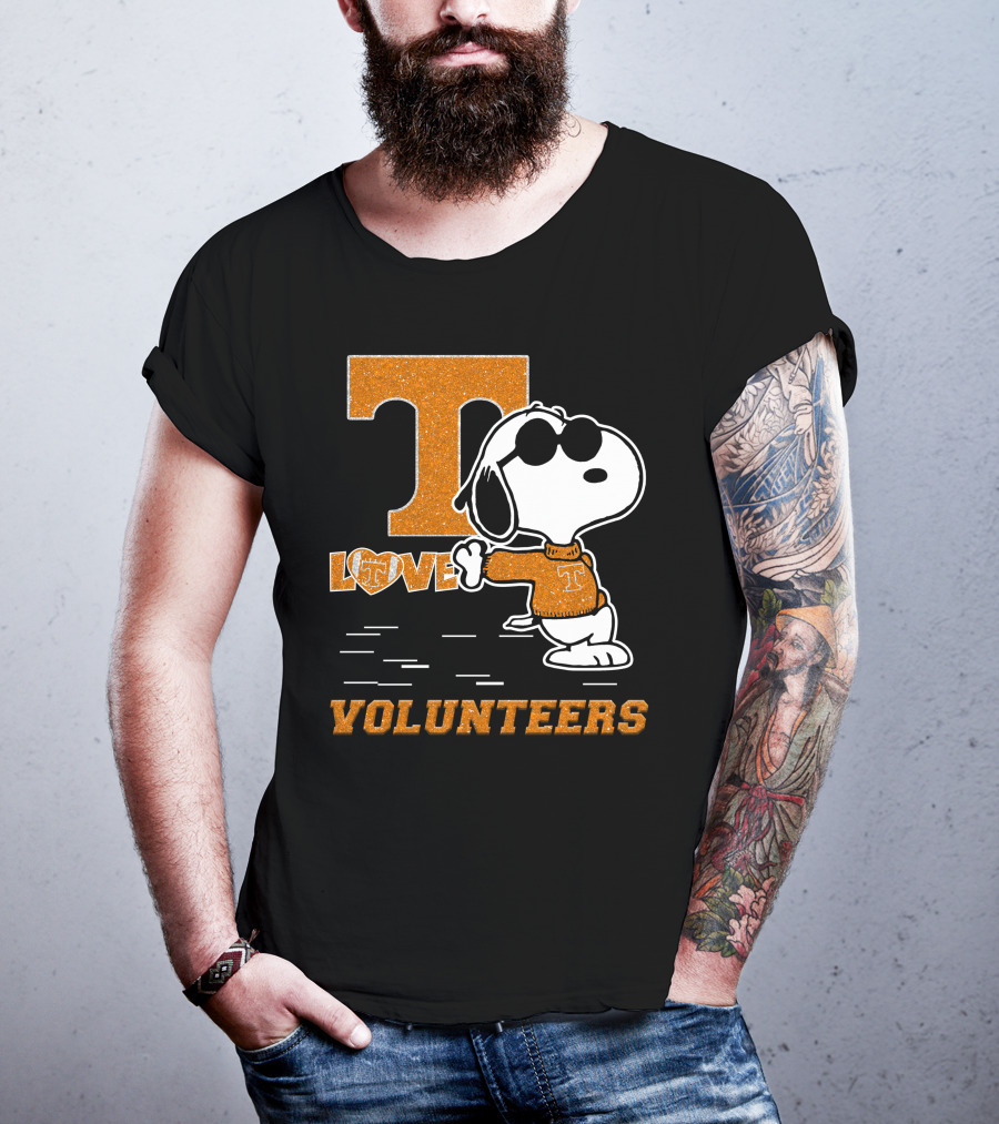 Snoopy T Love Volunteers Tennessee T-Shirt