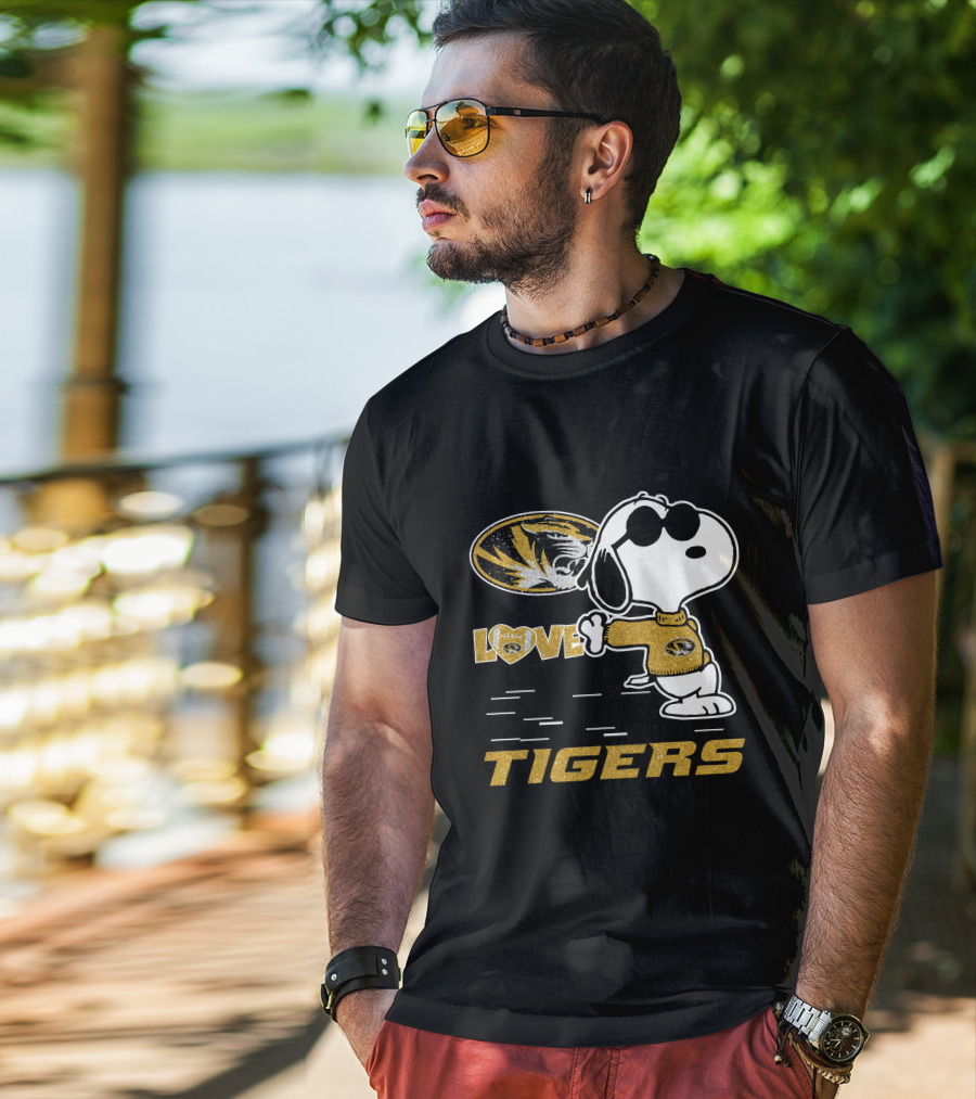 Snoopy Love Missouri Tigers Mizzou T-Shirt