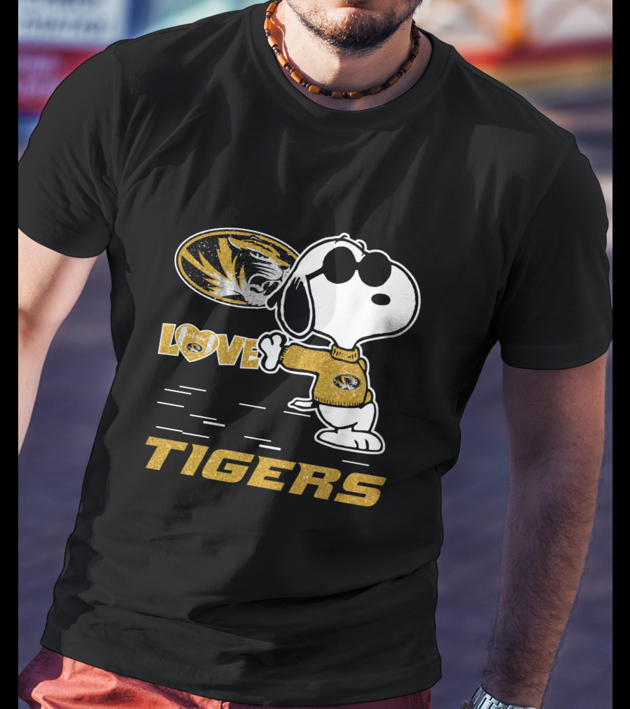 Snoopy Love Missouri Tigers Mizzou T-Shirt
