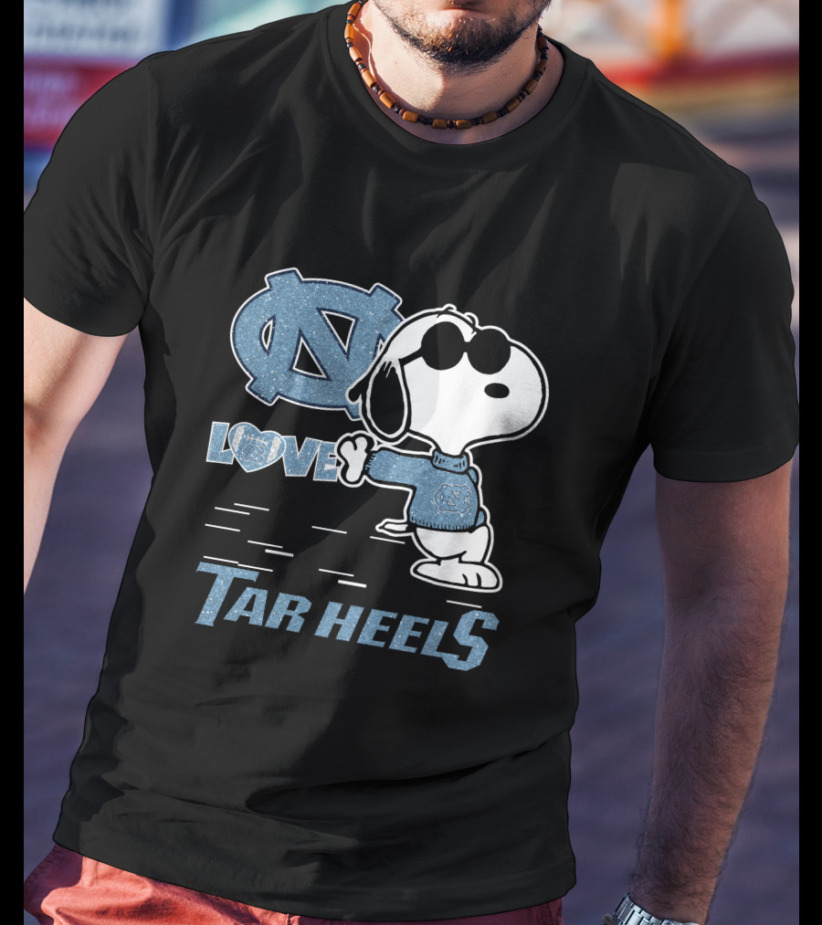 Snoopy Love North Carolina Tar Heels Peanuts Fan T-Shirt