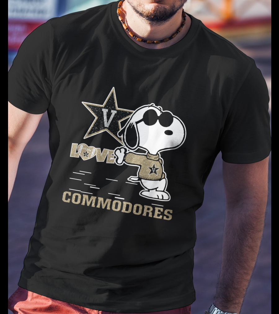 Snoopy V Star Love Vanderbilt Commodores T-Shirt