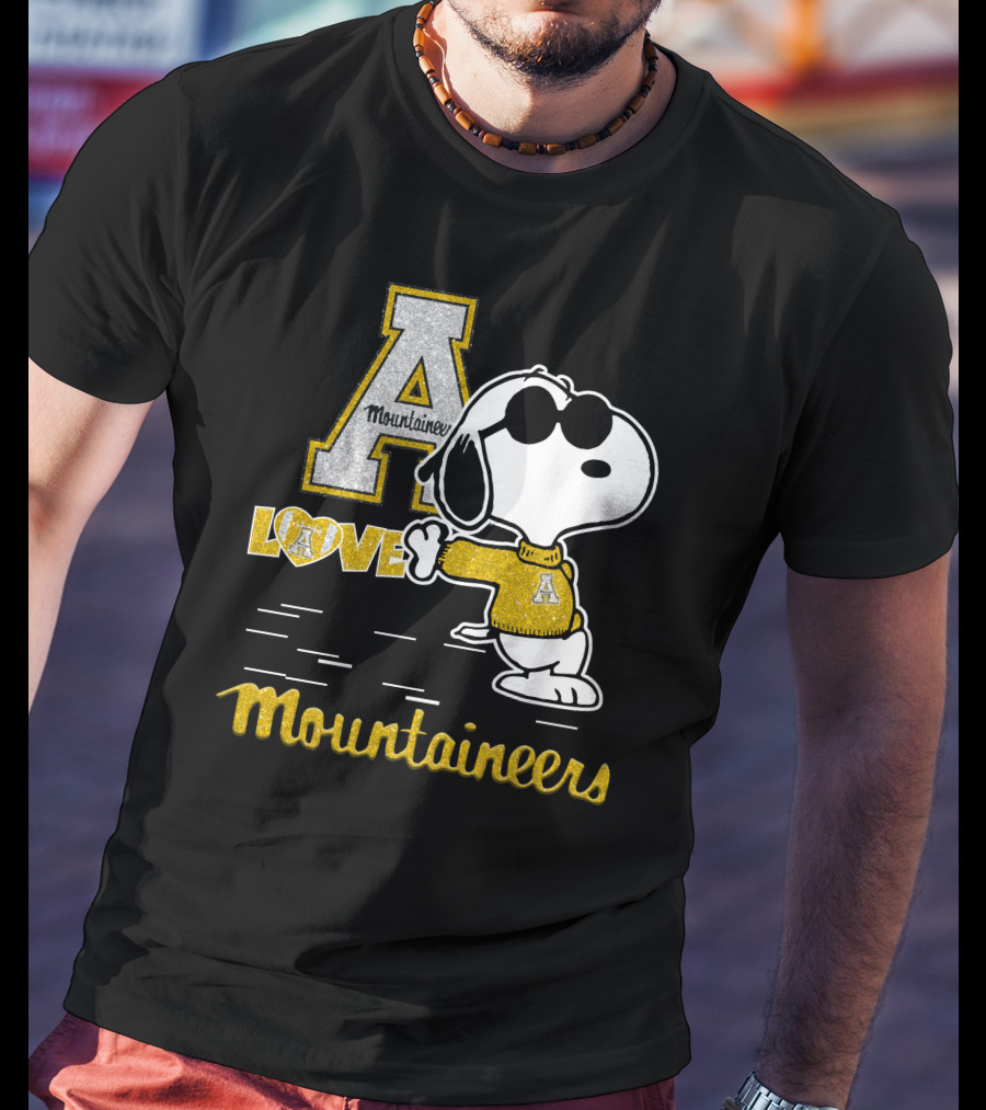 Snoopy A Mountaineers Love Appalachian State Mountaineers T-Shirt