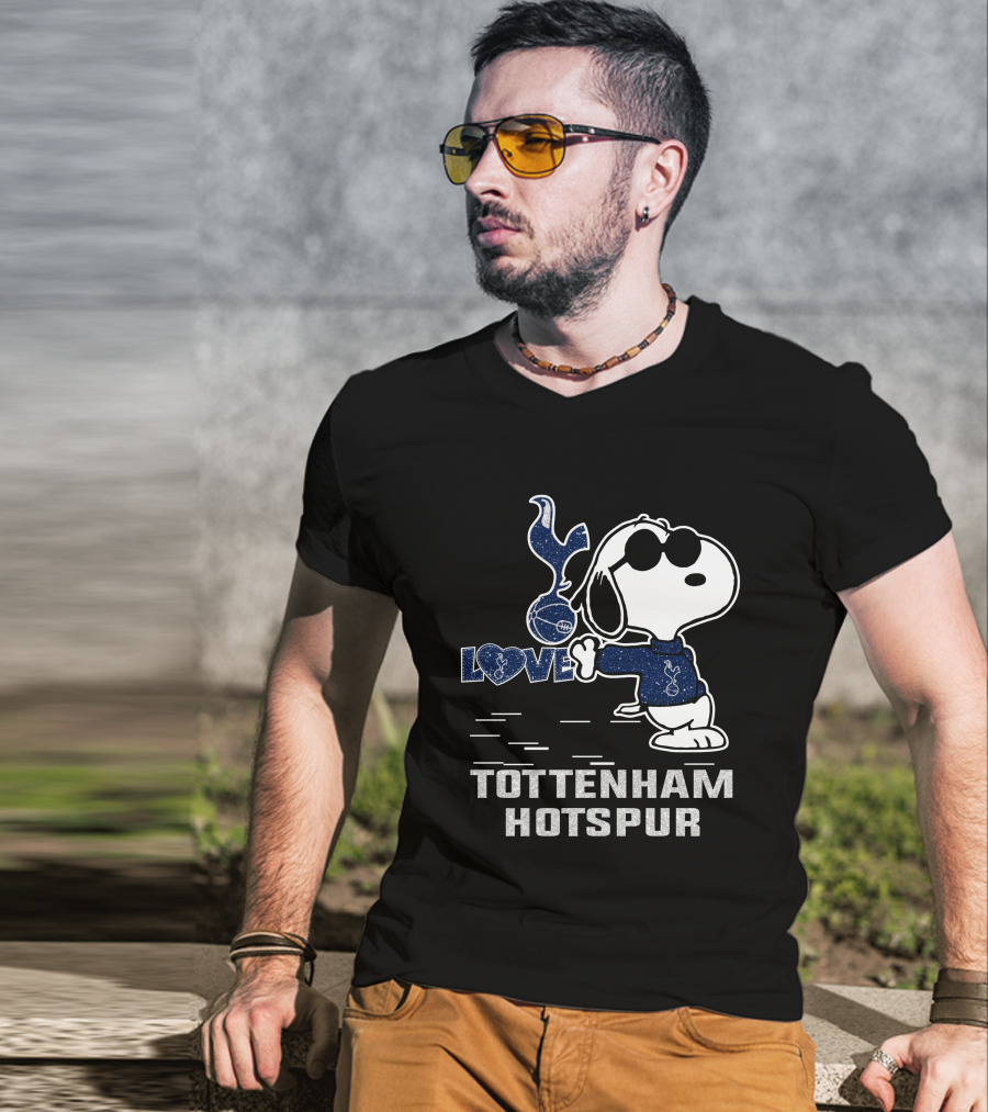 Snoopy Love Tottenham Hotspur Football Soccer Fan Style T-Shirt