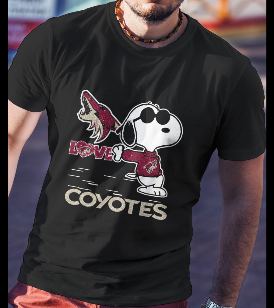 Snoopy Love Arizona Coyotes Hockey T-Shirt