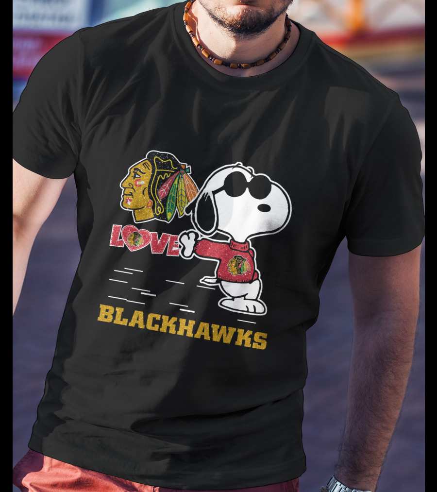 Snoopy Love Chicago Blackhawks Logo Peanuts Hockey T-Shirt