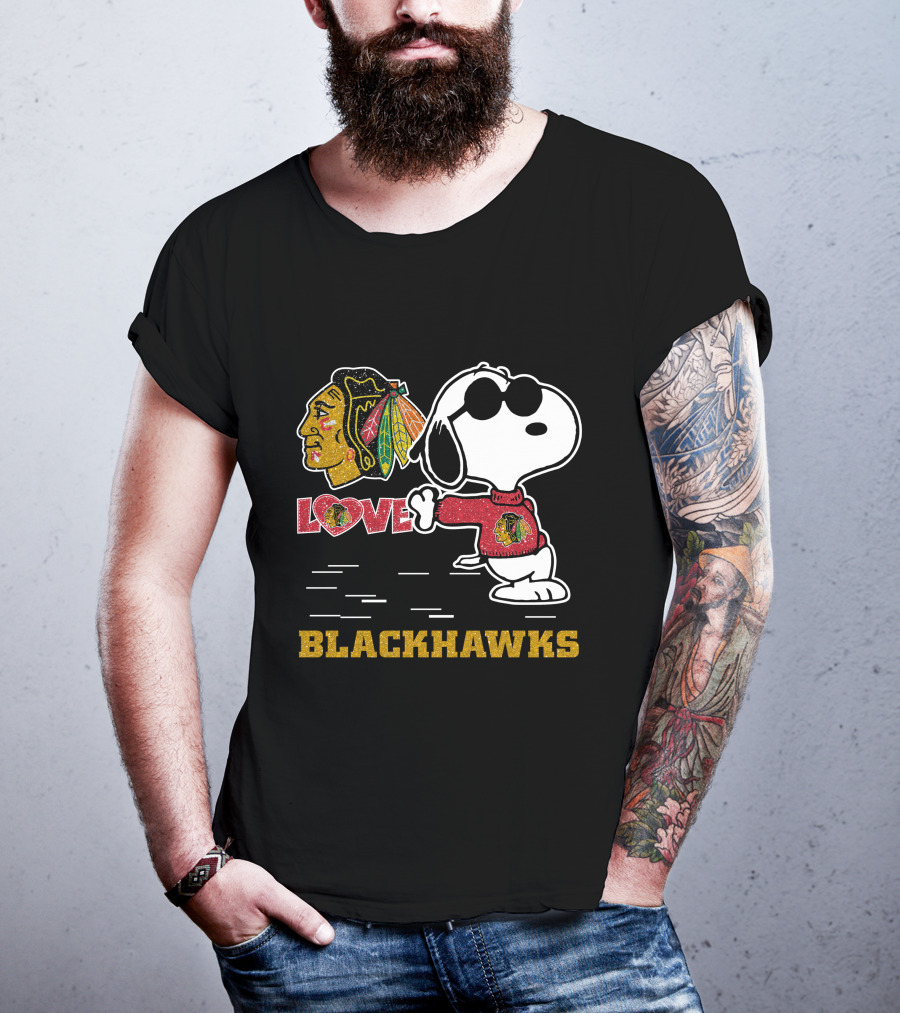 Snoopy Love Chicago Blackhawks Logo Peanuts Hockey T-Shirt