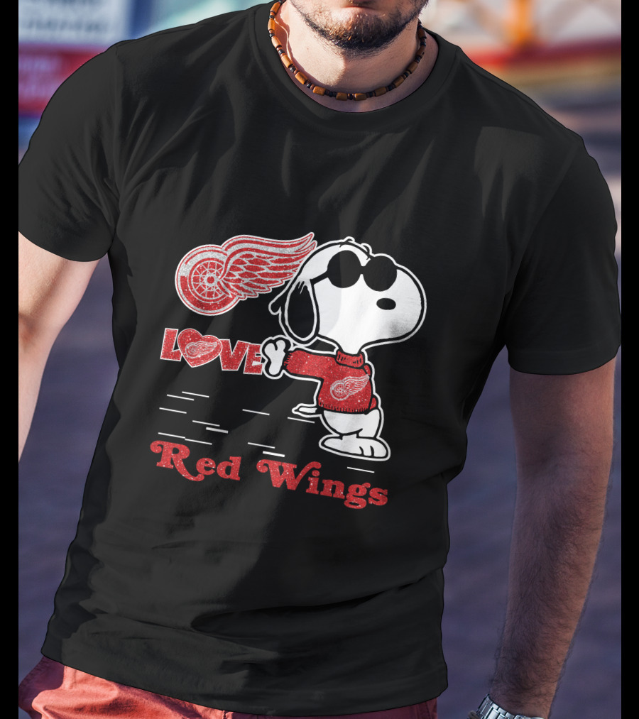 Snoopy Love Detroit Red Wings Peanuts Hockey Fan T-Shirt