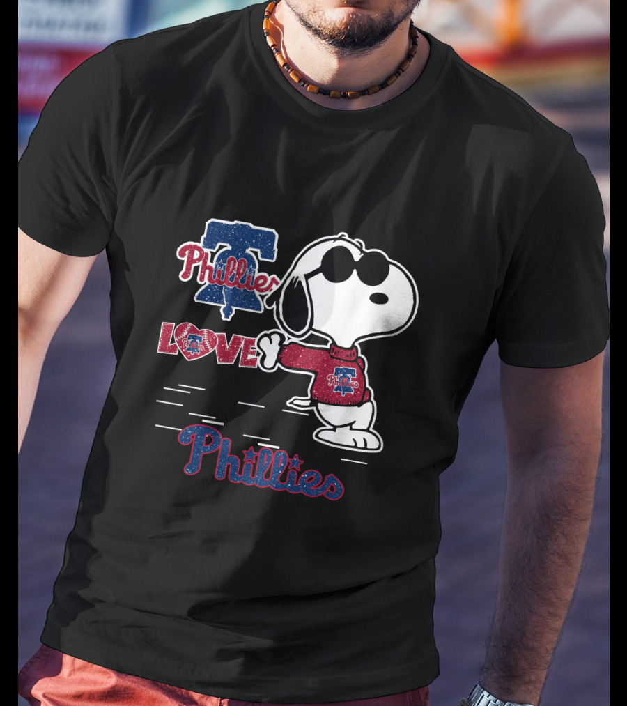 Snoopy Phillies Love Philadelphia Phillies T-Shirt
