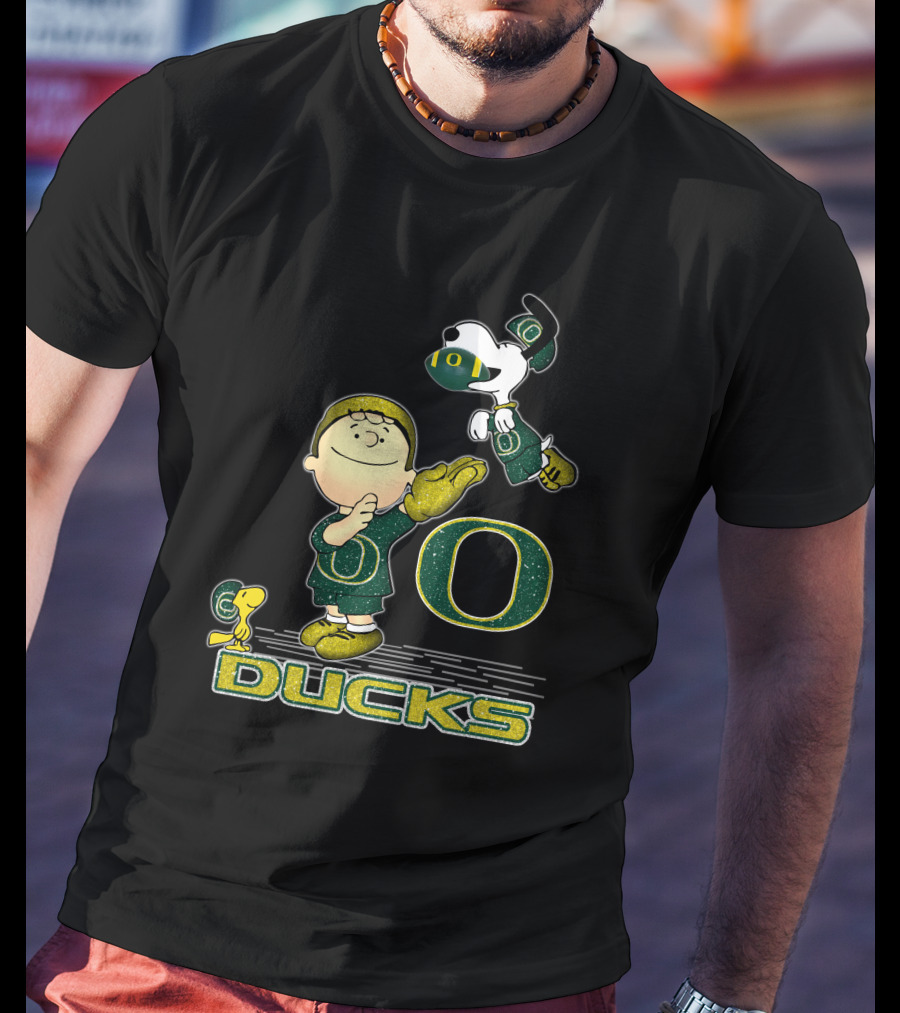Snoopy And Woodstock Celebrate Oregon Ducks Football With Charlie Brown T-Shirt
