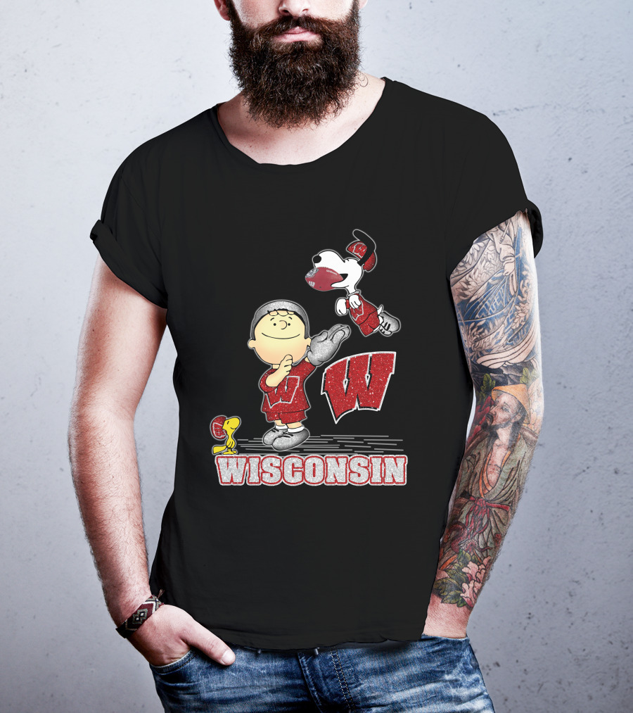 Snoopy Wisconsin Badgers Charlie Brown Woodstock Football T-Shirt