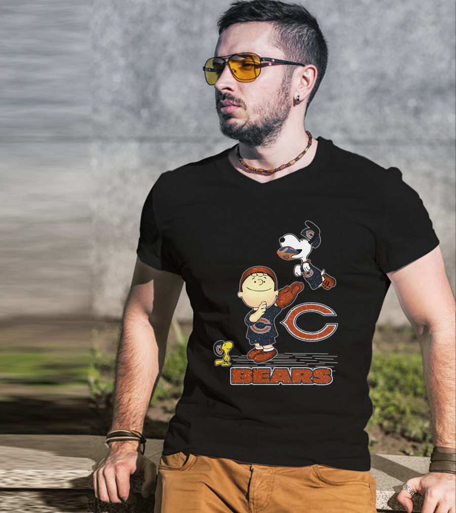 Snoopy Chicago Bears Peanuts Characters Football Enthusiasts T-Shirt