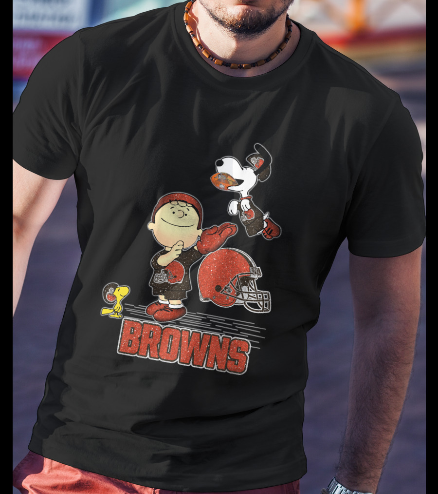 Snoopy And Friends Cleveland Browns Football Fun T-Shirt