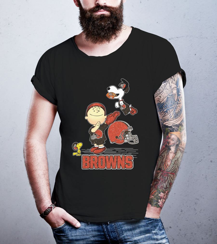 Snoopy And Friends Cleveland Browns Football Fun T-Shirt
