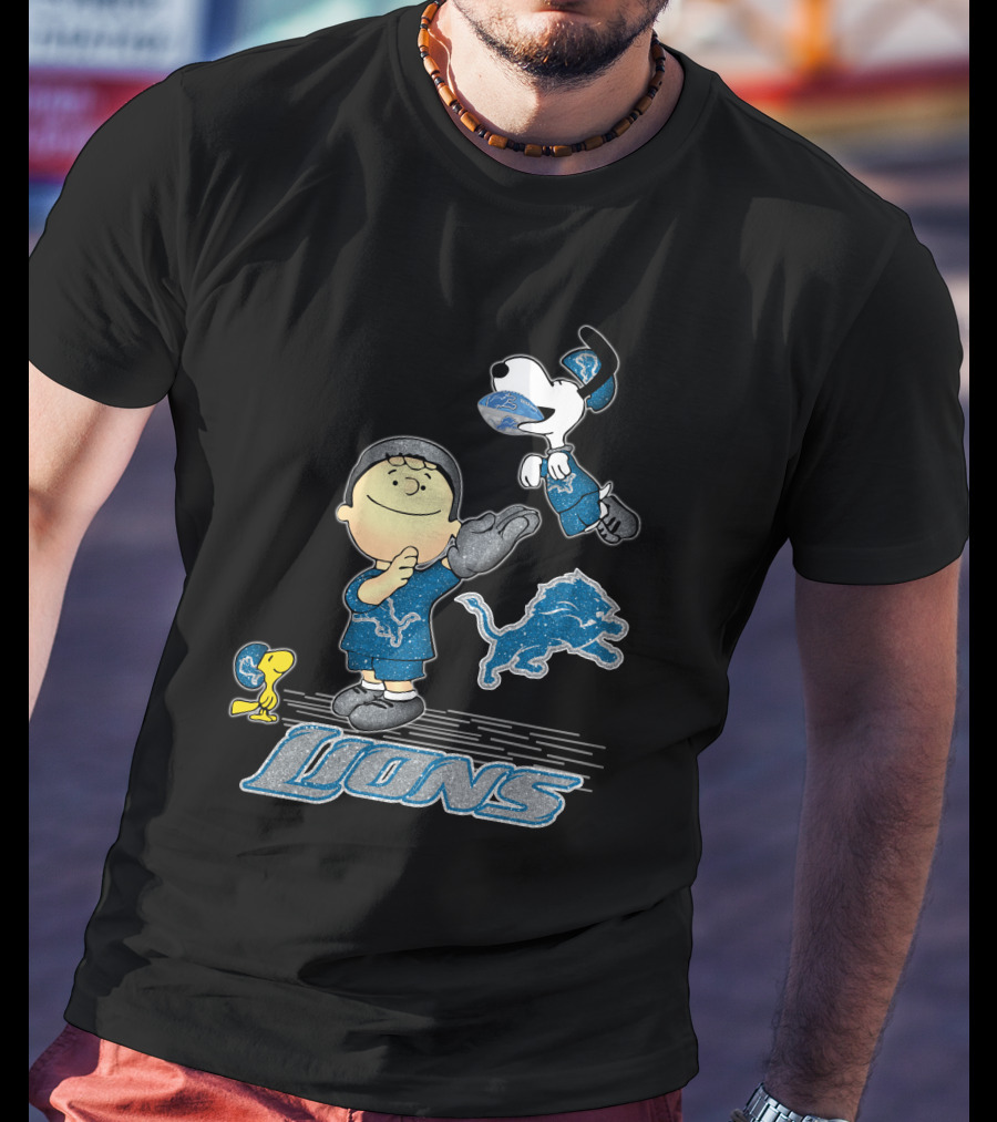 Snoopy Woodstock Charlie Brown Detroit Lions NFL Football T-Shirt