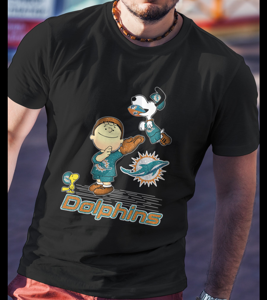 Snoopy And Woodstock Love Miami Dolphins Football T-Shirt