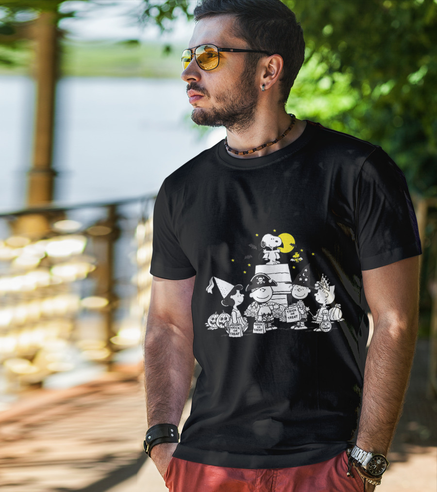 Peanuts Halloween Trick Or Treat With Snoopy And Friends T-Shirt
