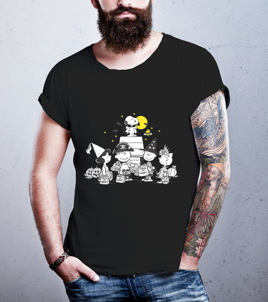 Peanuts Halloween Trick Or Treat With Snoopy And Friends T-Shirt