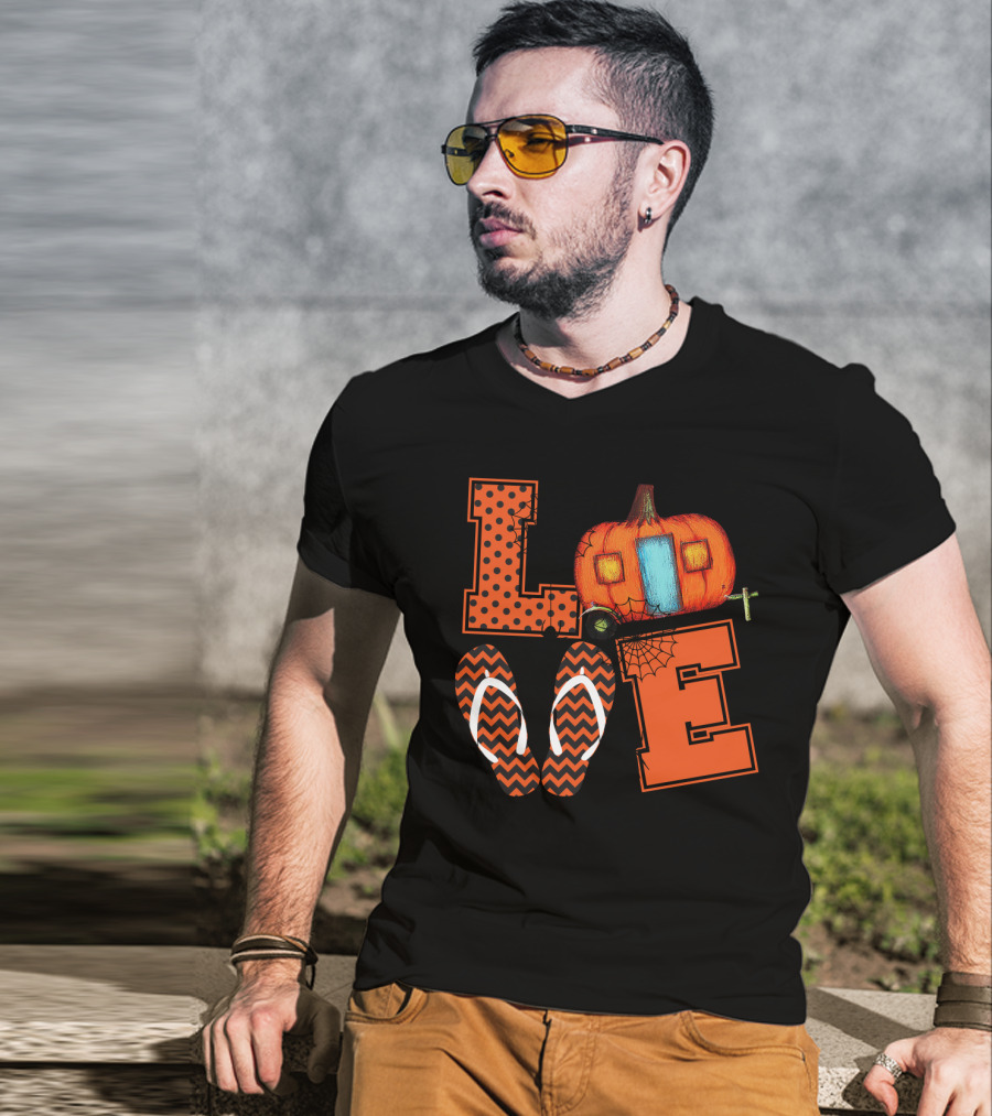 Love Halloween Camper With Pumpkin And Flip Flop T-Shirt